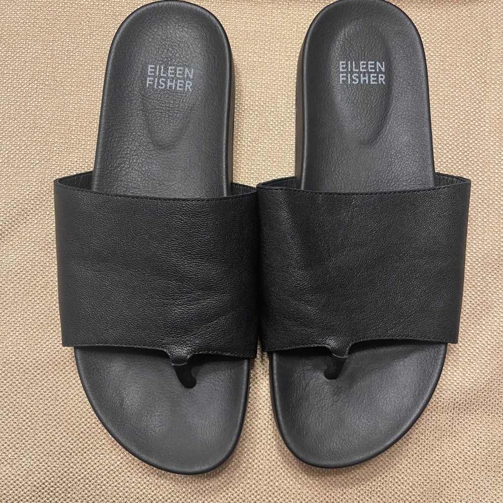 EILEEN FISHER Black leather Slide, Size 7, Good condition